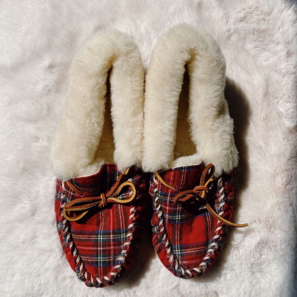 L L Bean Wicked Good Tartan Slippers size 8